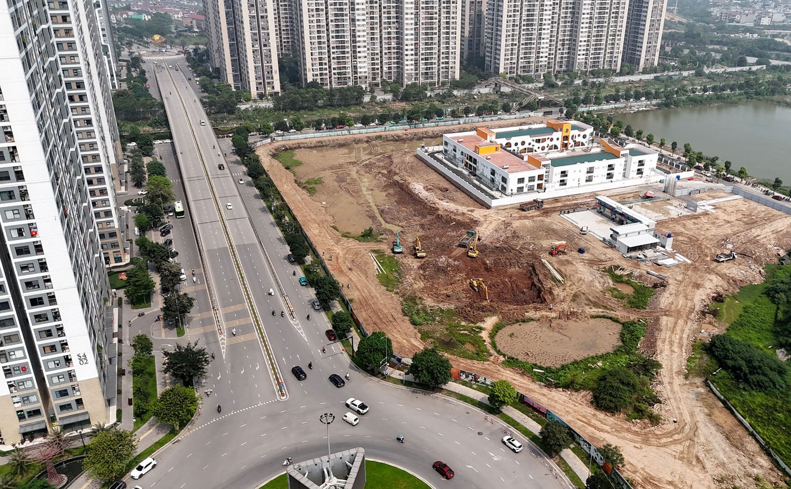 Hình ảnh tiến độ xây dựng dự án The Sola Park Imperia Smart City vào tháng 4 năm 2024.