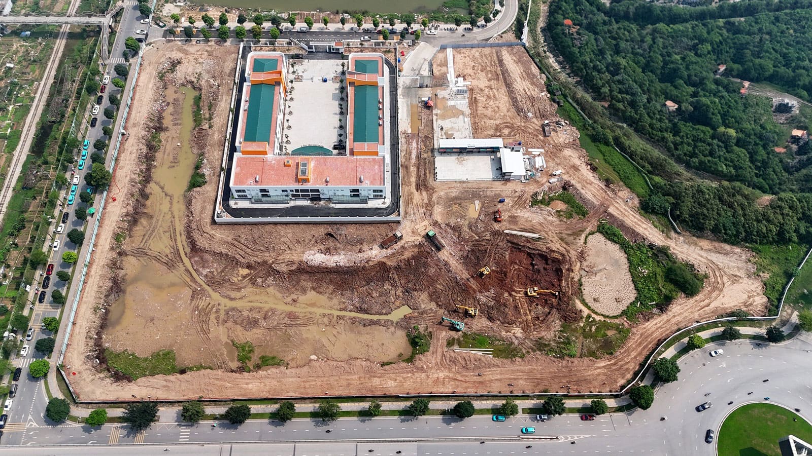 Hình ảnh tiến độ xây dựng dự án The Sola Park Imperia Smart City vào tháng 4 năm 2024.